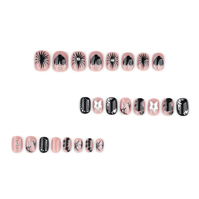 Kunstvolle Nagelgestaltung mit elegantem Schwarz-Weiß-Design Karnz