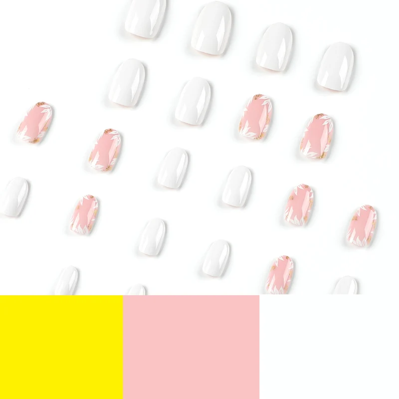 Kunstvolle Nageldesigns mit Glitzer und floralem Akzent Karnz
