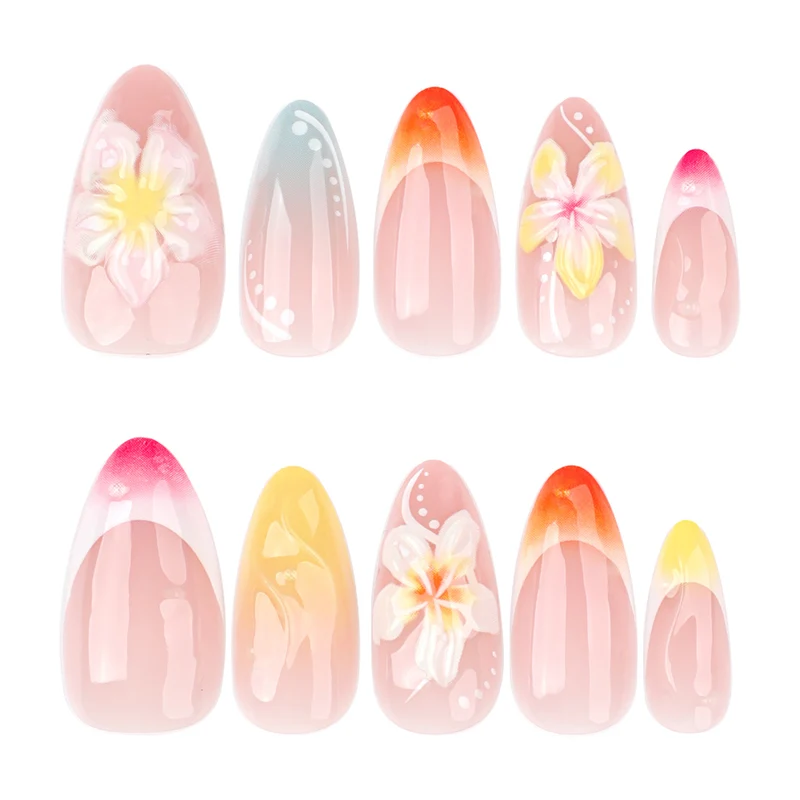 Kunstvolle Nageldesigns mit floralen Akzenten und sanften Farbverläufen Karnz
