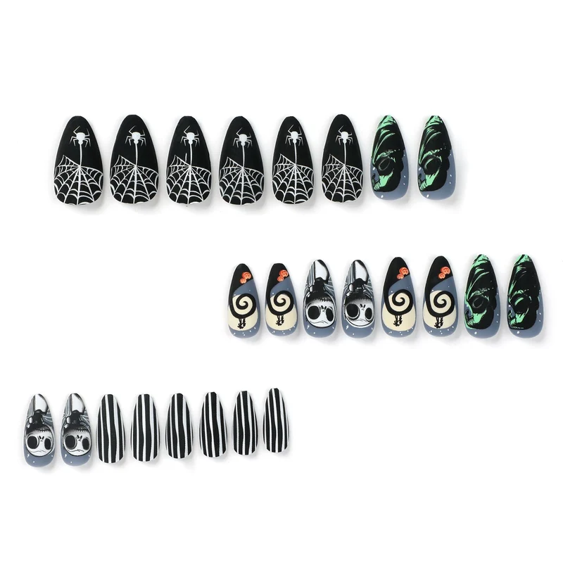 Kunstvolle Halloween Nagelverlängerungen im Gothic-Design Karnz