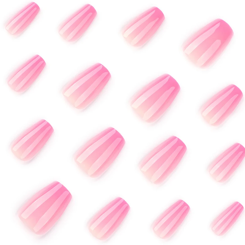 Kunstvolle Gel-Nägel mit zartem Ombre-Effekt Karnz