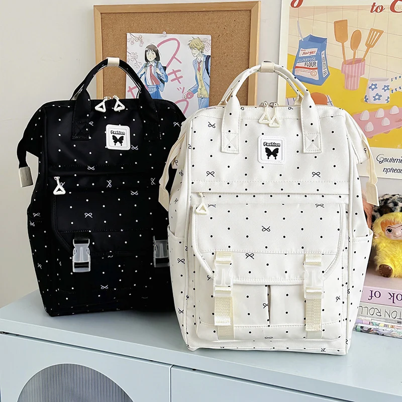 Stylische Multi-Taschen Karnz