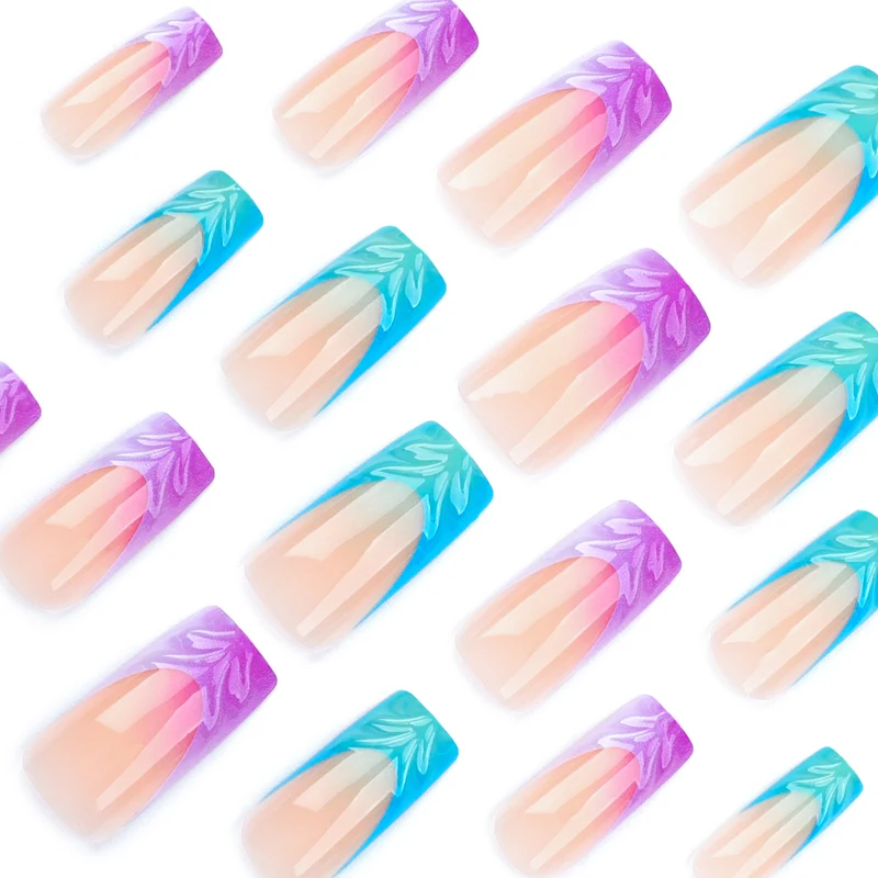 Künstliche Nagelverlängerungen mit einzigartigem Amazon River Design Karnz