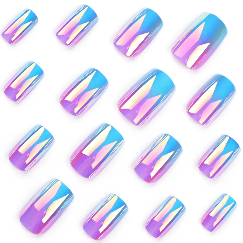 Künstliche Nagelkunst im holografischen Design Karnz