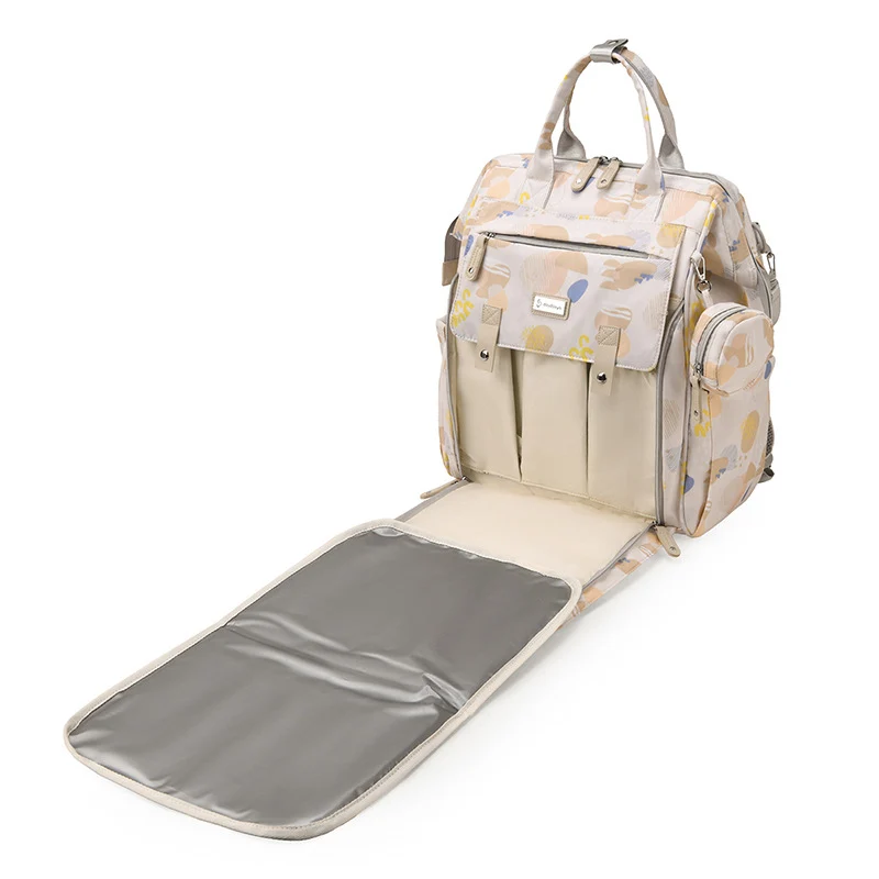 Vielseitiger multifunktionaler Wickel- und Reise-Rucksack Karnz
