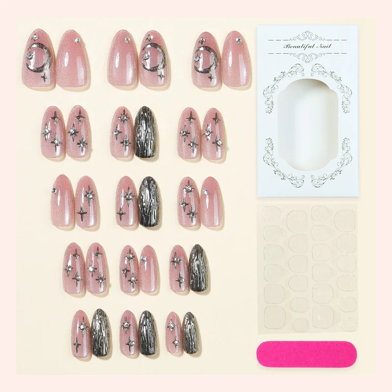Kreatives Kunstnagelset mit stilvollen Sternen- und Mondmotiven Karnz