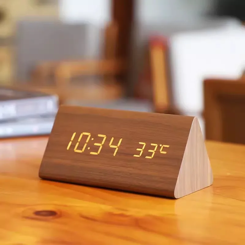Digitaler Holzwecker – Moderne Technologie mit zeitlosem Holzdesign | Karnz