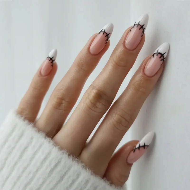 Kreatives Kunstnagelset mit originellem Näh-Design Karnz