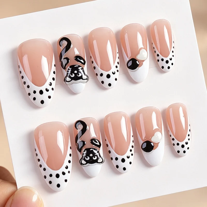 Kreatives Kunstnagelset mit niedlichen Tiermotiven Karnz