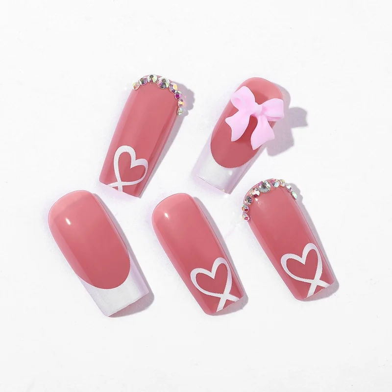 Glänzende und kreative Nagelkunst Karnz