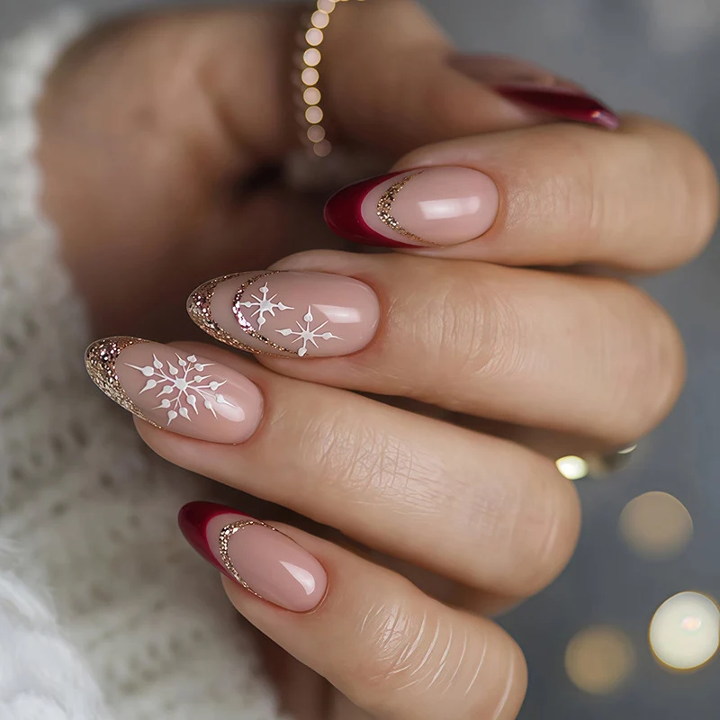 Glamouröses Kunstnagelset mit Glitzer und detailliertem Design Karnz