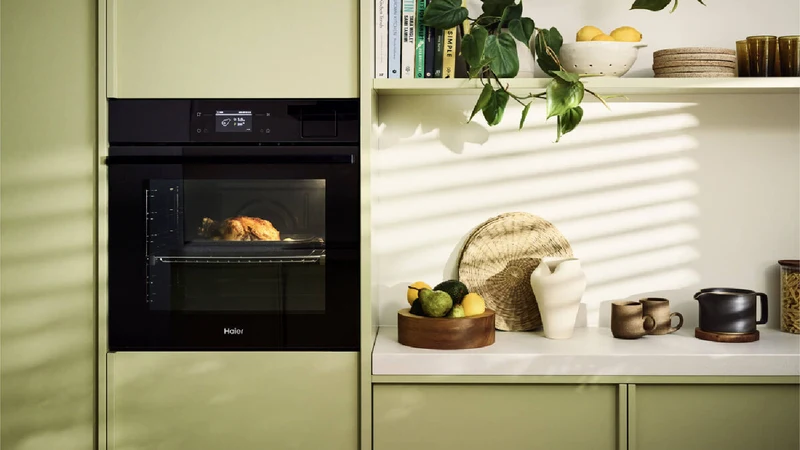 Haier 600 Series 60cm Pyrolytic Oven, 25 Function, Air Fry, Steam Assist Plus, Black