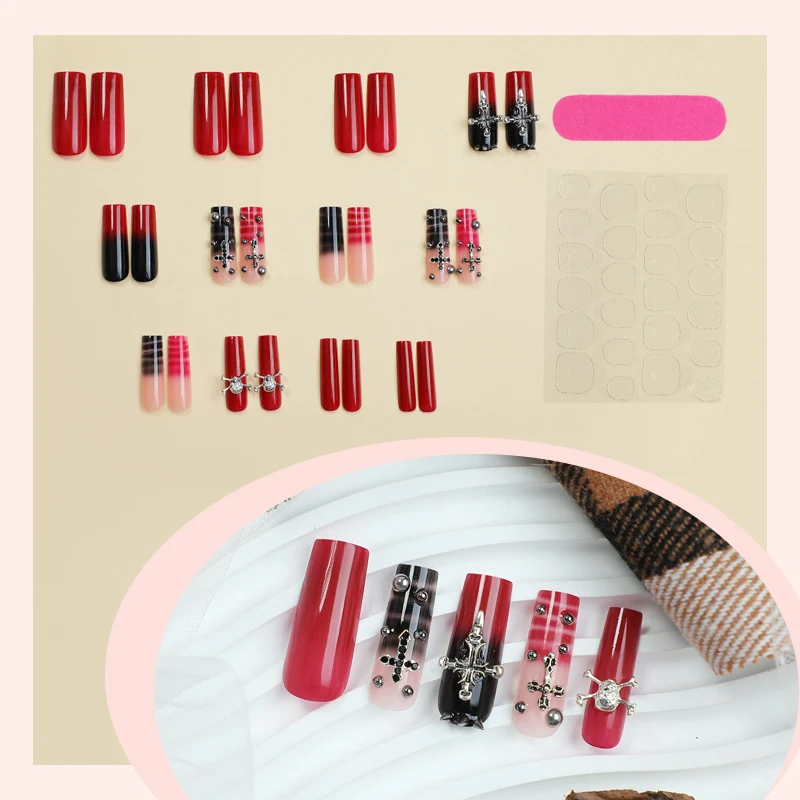 Kreatives Kunstnagelset mit Gothic-Design Karnz