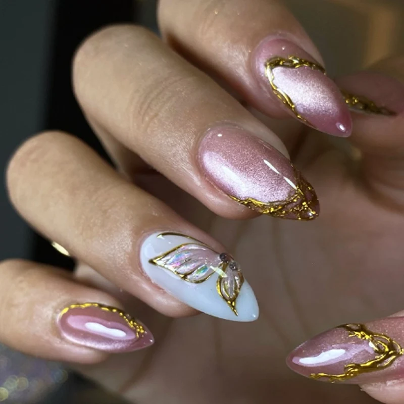 Kreatives Kunstnagelset mit Glitzer- und Spitzenakzenten Karnz