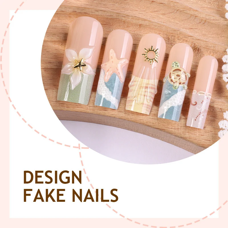Kreatives Kunstnagelset mit floralen und maritimen Akzenten Karnz