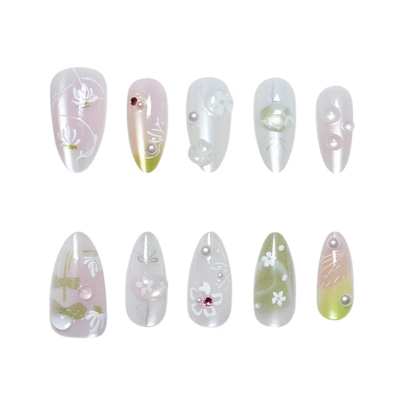 Blumige Künstliche Press-On Nagelset Karnz