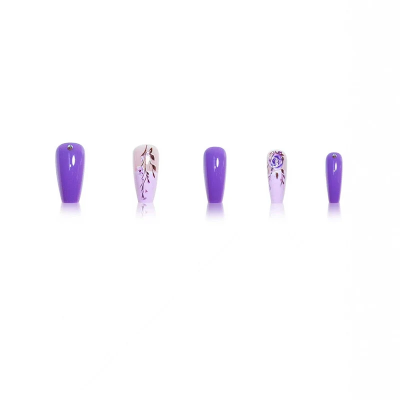 Elegantes Floral Acryl-Nagel-Set Karnz