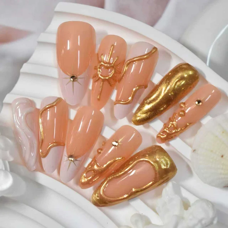 Elegante dekorative Nagelverstärkungen Karnz