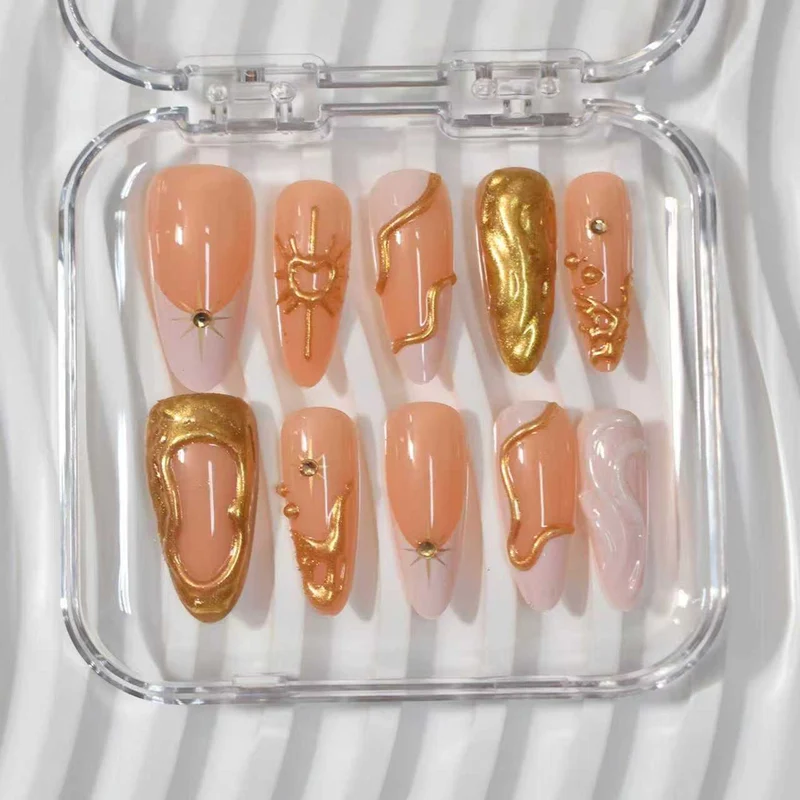 Elegante dekorative Nagelverstärkungen Karnz