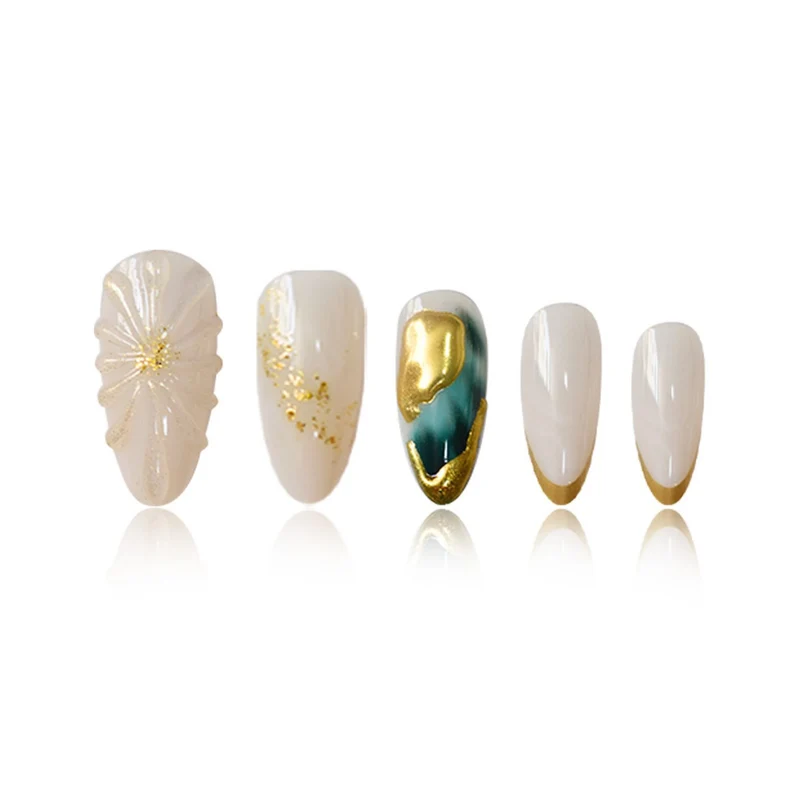 Elegantes Künstlerisches Press-On Nagel Set Karnz
