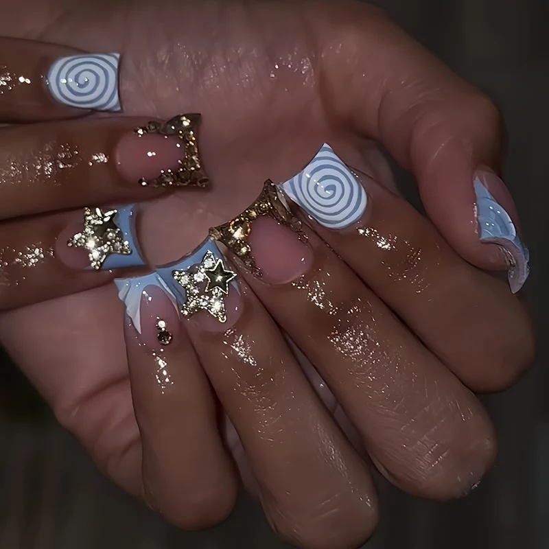 Dekorative Gel-Nagelveränderungen Karnz
