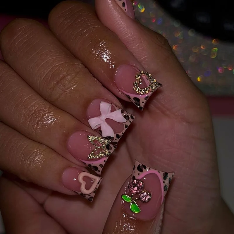 Dekorative Gel-Nagelveränderungen Karnz