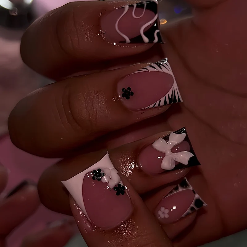 Dekorative Gel-Nagelveränderungen Karnz