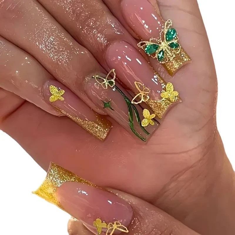 Dekorative Schmetterlings-Themen-Nagelverzierungen Karnz