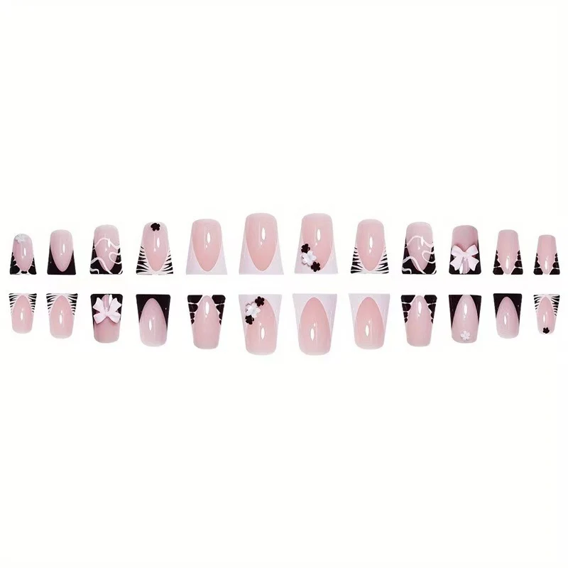 Kreative florale Nagelkunstverlängerungen Karnz