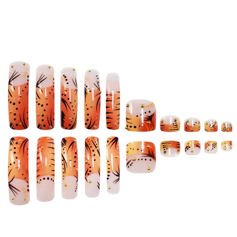 Künstlerisches Acryl-Nageldesign Karnz