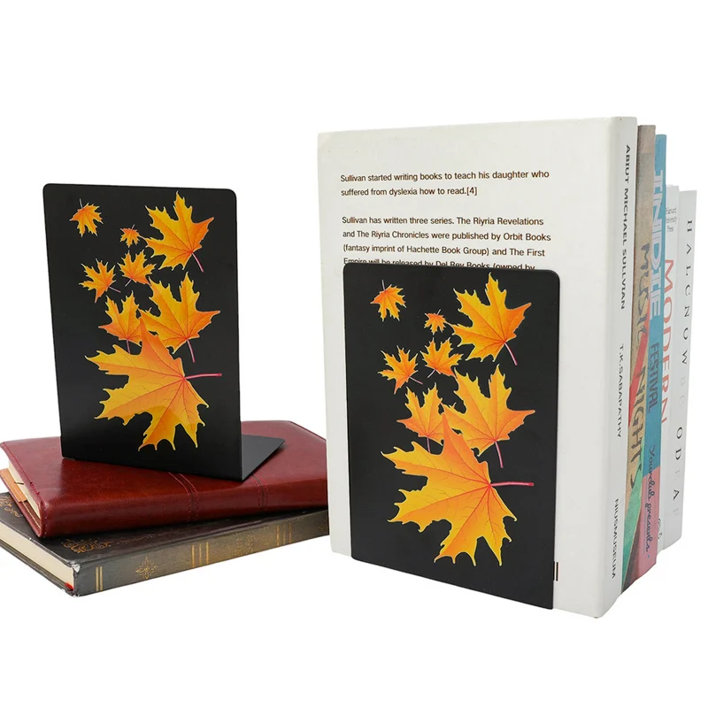 Dekorative Ahornblätter Buchstützen