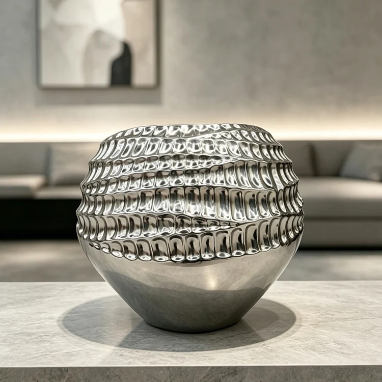 Stylische Skulptur Vase