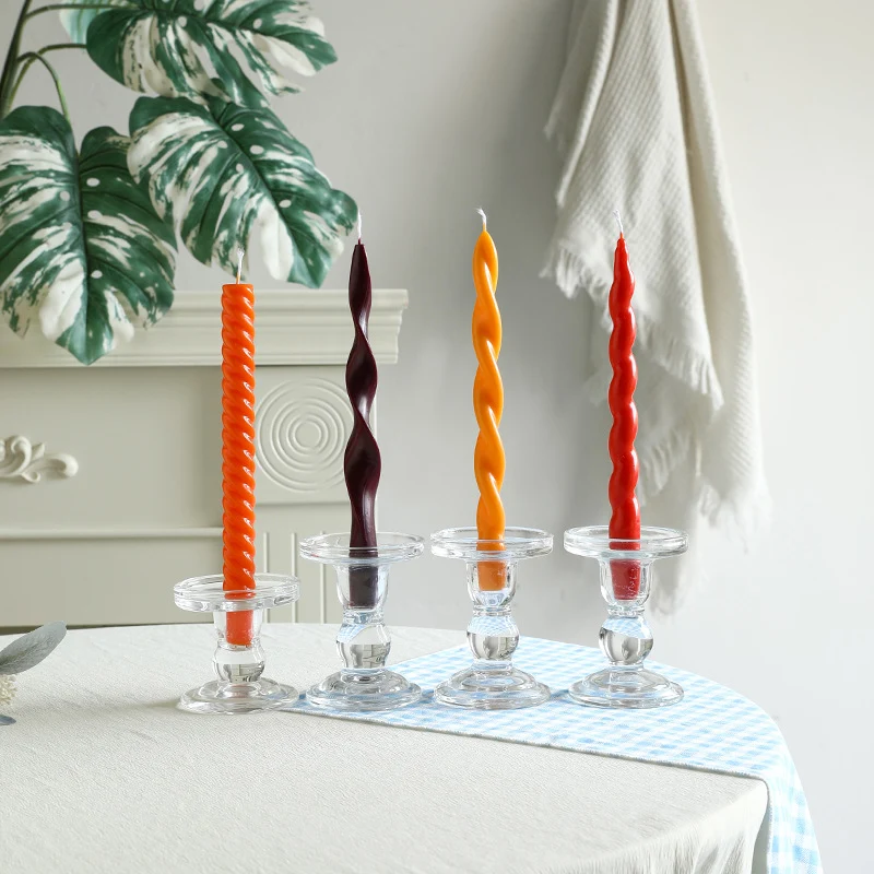 Skulpturales Ribbon-Twist Taper Kerzen Set