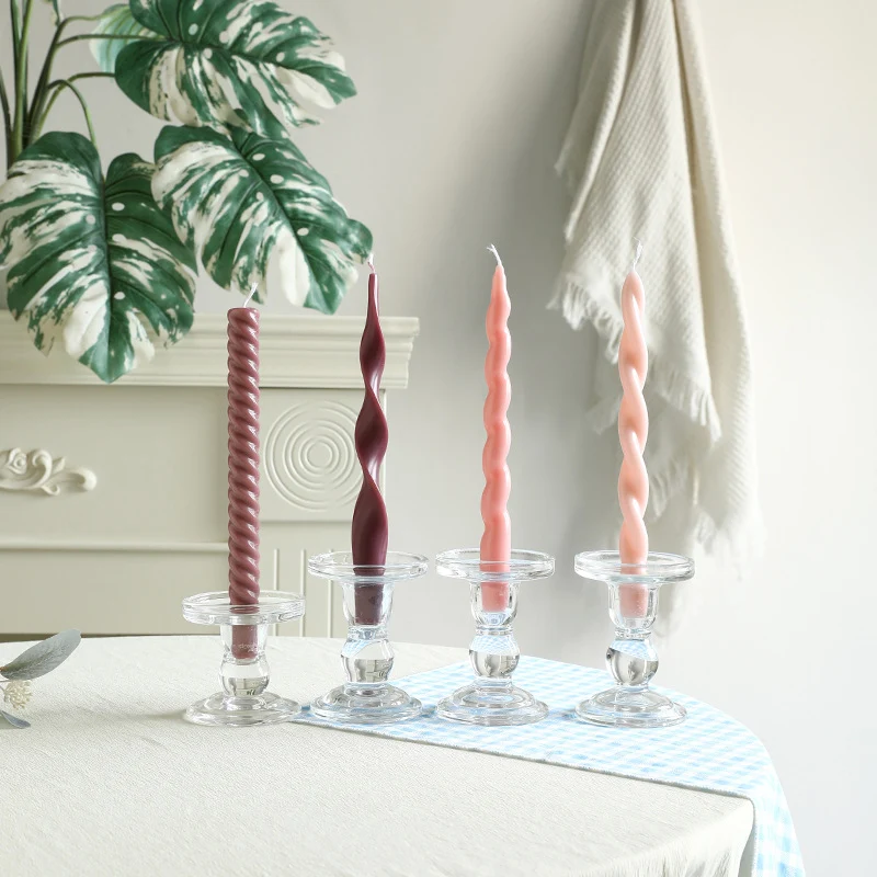 Skulpturales Ribbon-Twist Taper Kerzen Set