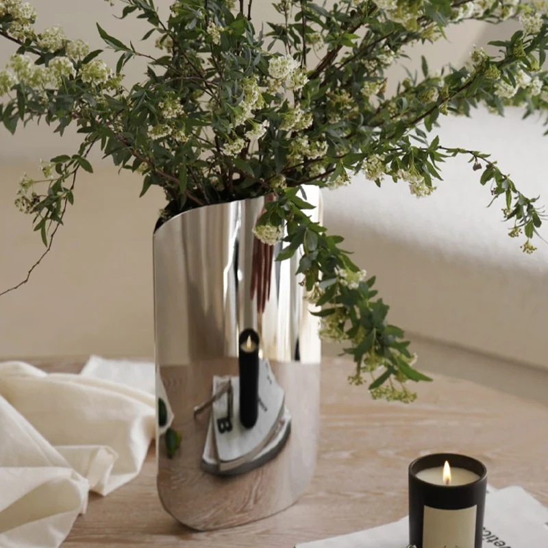 Modern minimalist Wandvase