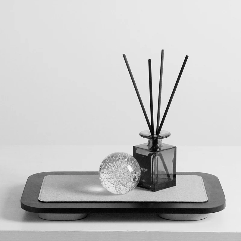 Moderner minimalistischer Servierteller