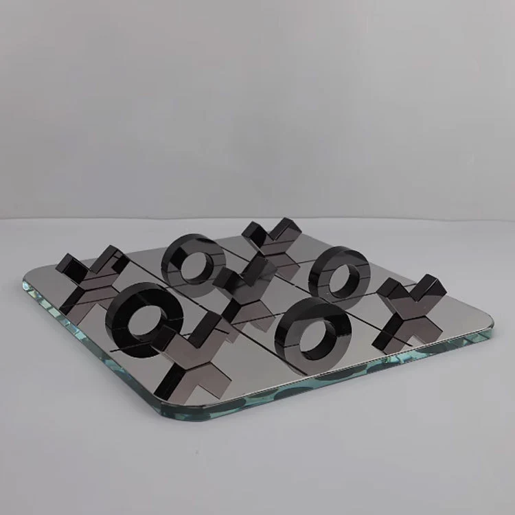 Modernes dekoratives Tic-Tac-Toe-Spiel