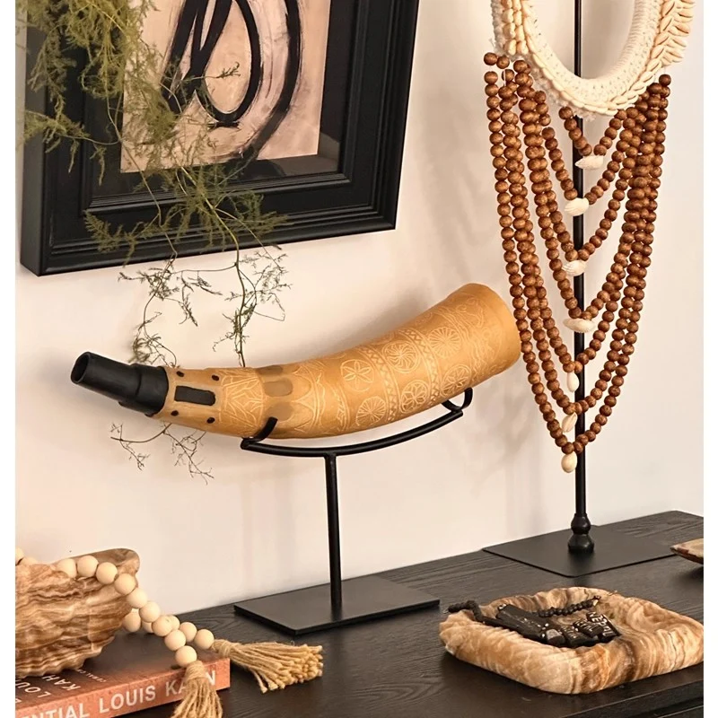 Dekorativer Horn Holzschnitzerei Display