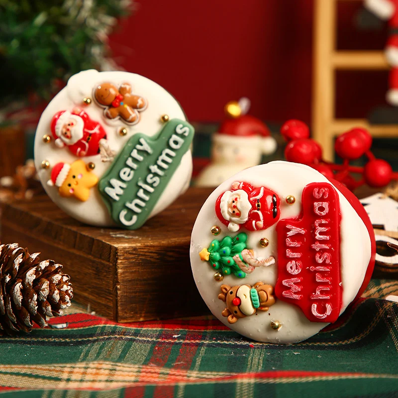 Weihnachtliche dekorative Schmuckbox mit festlichem skulptiertem Deckel
