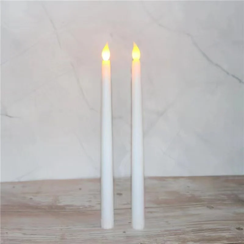 Batteriebetriebene schlanke LED-Stiftkerzen mit Flackerflamme und wiederaufladbarem Sockel