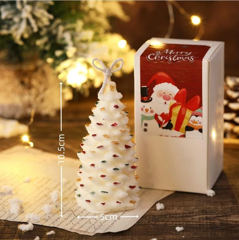 Handgegossene Mini-Weihnachtsbaum-Dekorationswachskerze mit Aufhängeschlaufe und mehrfarbigen Verzierungen