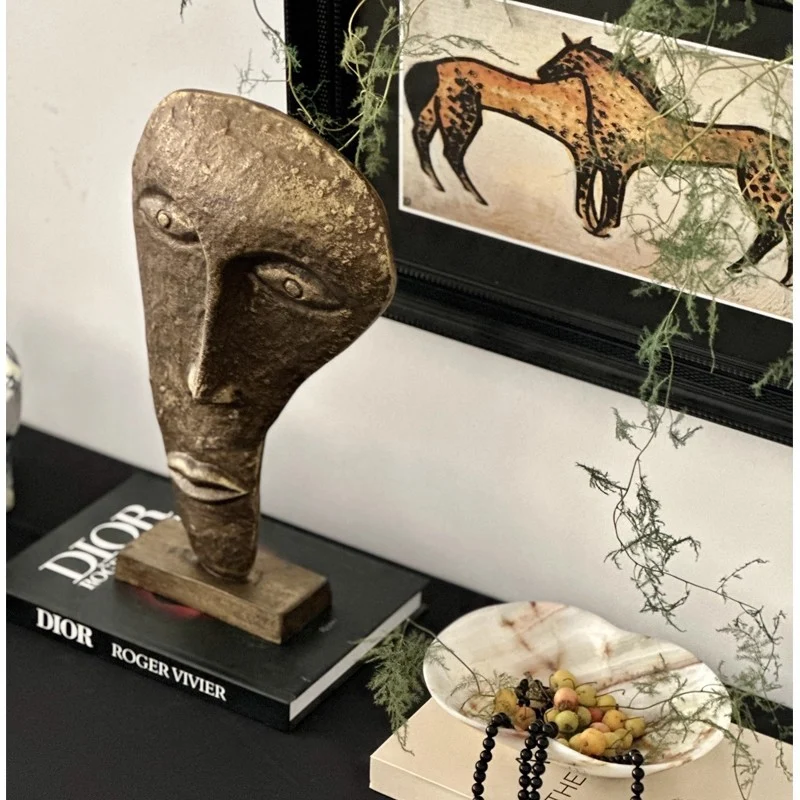 Stylische künstlerische Gesichts Skulptur