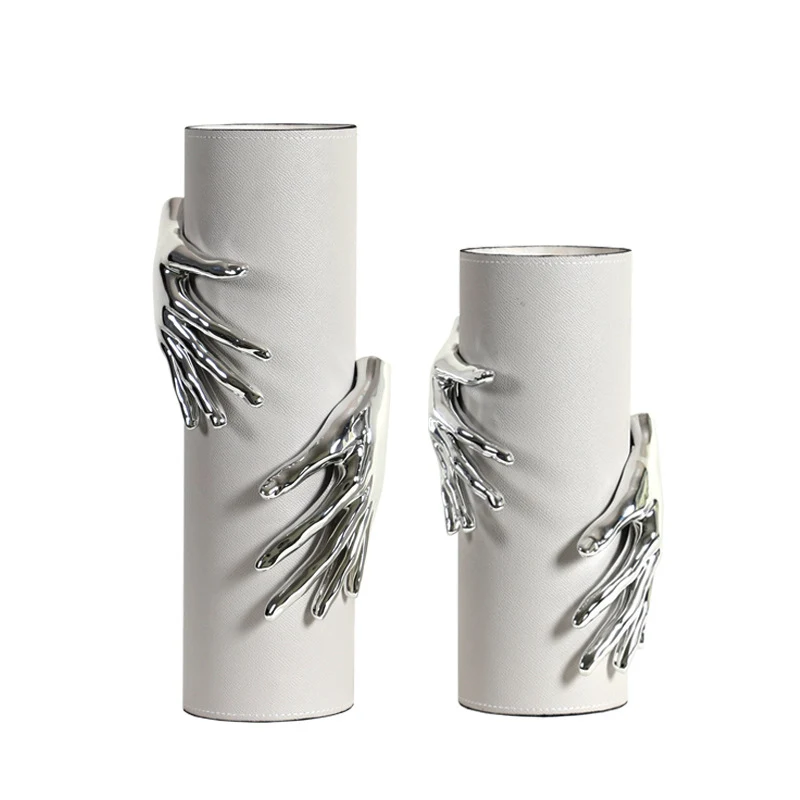Moderne Skulpturale Handvase
