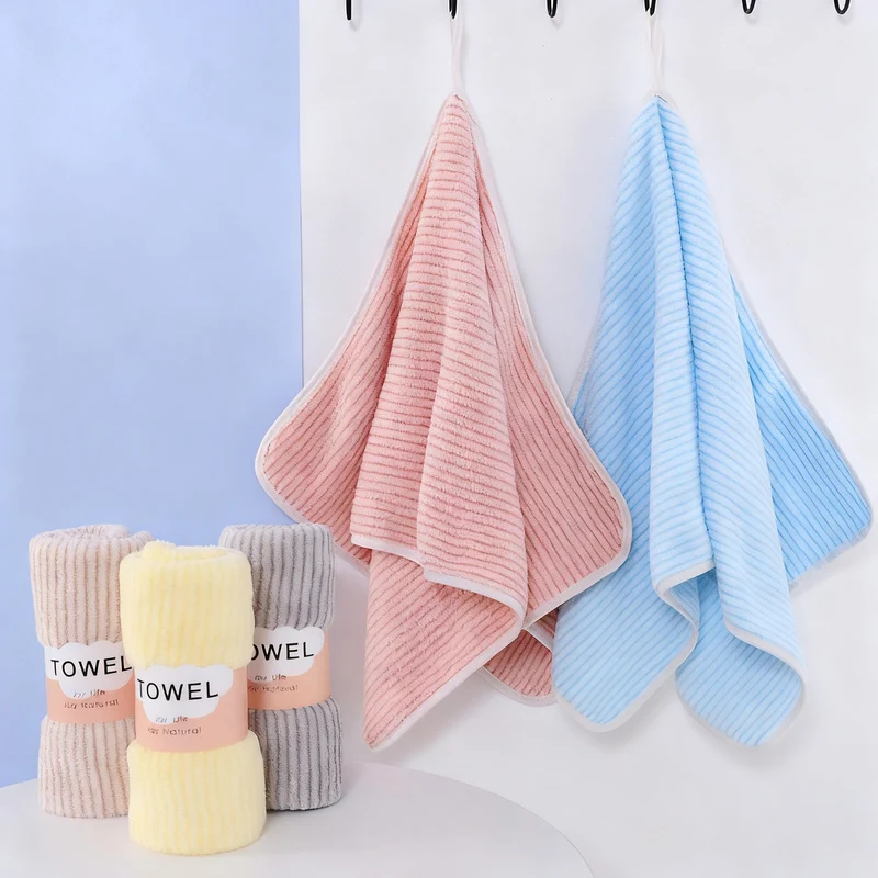 Badetuch und Handtuch aus Korallenfleece