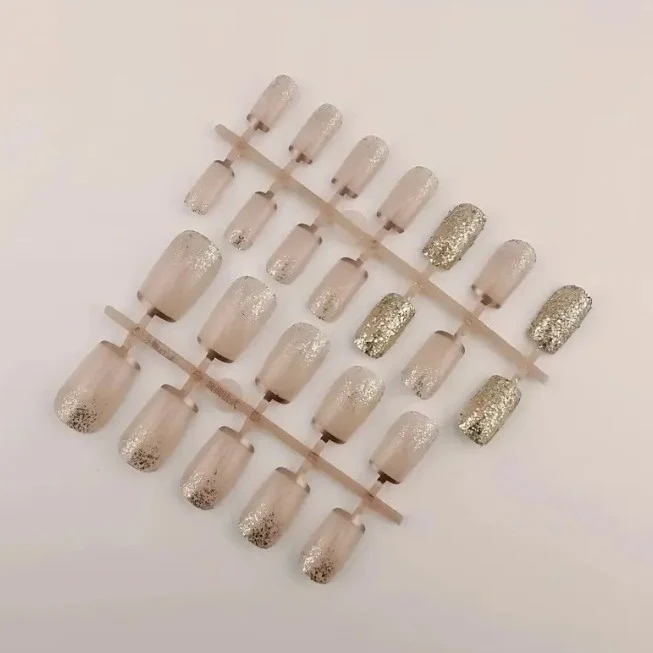 Künstlerische Acryl-Nagelverlängerungen Karnz