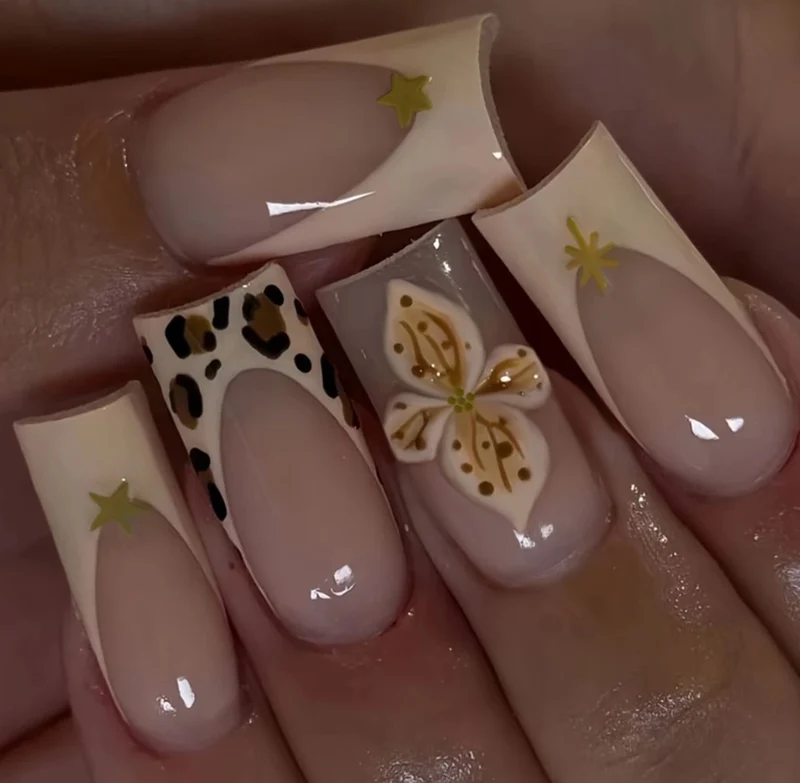 Künstlerische 3D Blumen Nagelkunst Erweiterungen Karnz