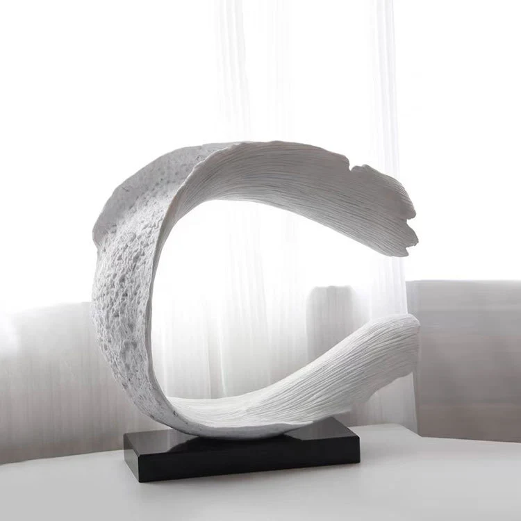 Moderne abstrakte dekorative Skulptur