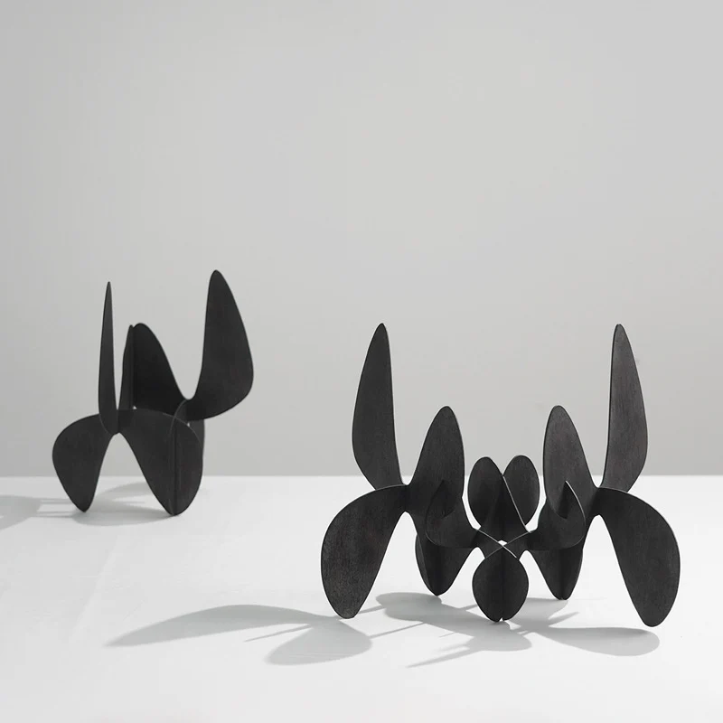 Abstrakte dekorative kinetische Skulptur