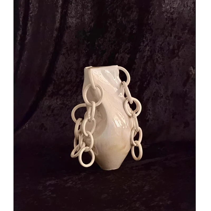 Künstlerische kettengliedige Keramikvase