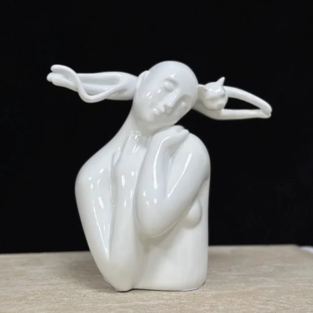 Künstlerische Keramische Figürliche Skulptur